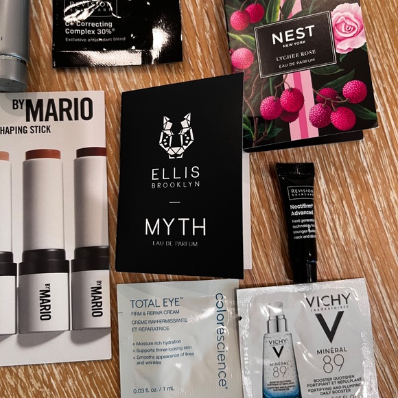 33 NWT Travel Size Beauty Minis - Picture 9 of 9